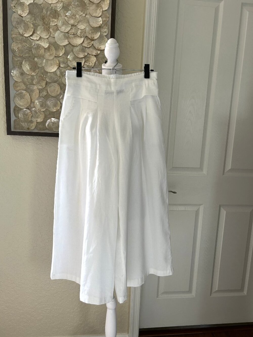 NWOT White Cotton Blend Cropped Wide Leg Pants
